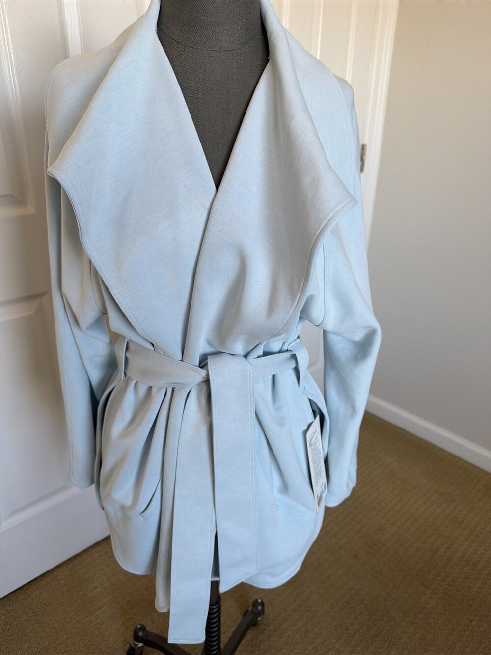 Athleta Softstreme Powder Blue Belted Wrap New With tags In Med/Large Size